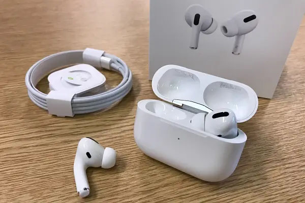 Apple AirPods Pro（第2世代）TypeC Купити Apple AirPods Pro 2nd generation with Case USB-C (MTJV3